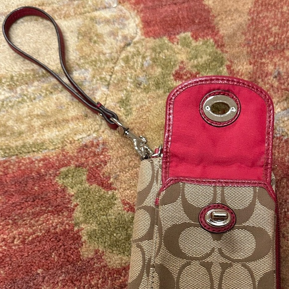 ~ | COACH | WRISTLET ~ - Picture 6 of 6